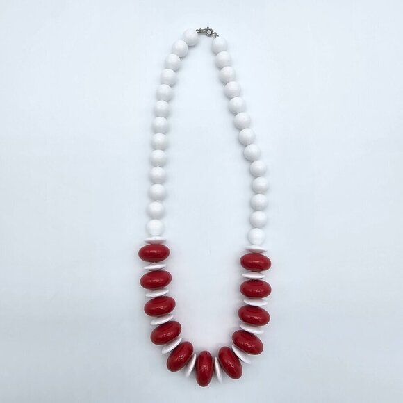 Red & White Retro Large Chunky Beaded Necklace - Picture 4 of 10